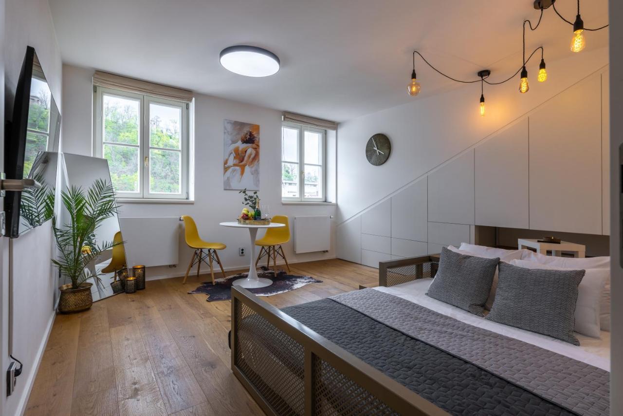 Luxurious, Charming Studio Perfect For Couples Prag Eksteriør billede