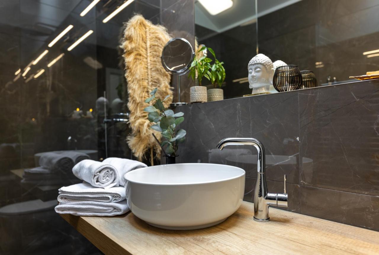 Luxurious, Charming Studio Perfect For Couples Prag Eksteriør billede