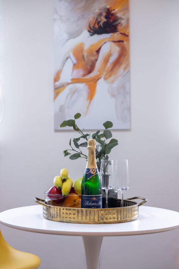 Luxurious, Charming Studio Perfect For Couples Prag Eksteriør billede